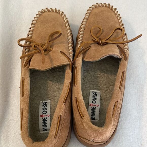 Men’s Minnetonka Pile Lined Hard Sole Mocassins - Picture 11 of 12